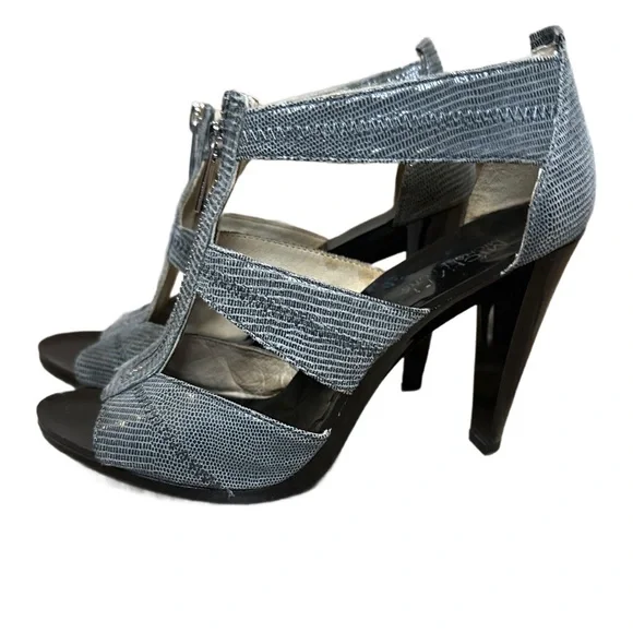 Michael Kors Berkley T-Strap Zipper Platform - Picture 4 of 6